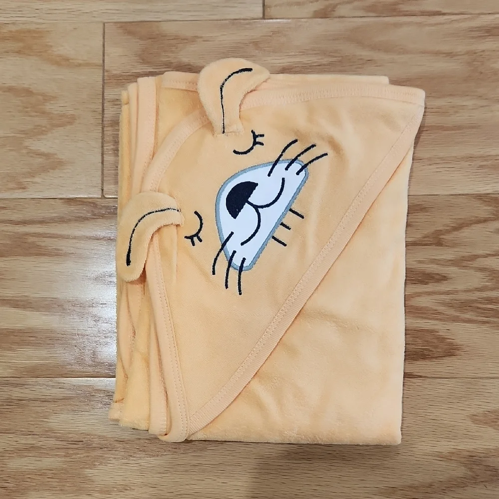 NWT Adorable Lion Hooded Baby Towel Infant